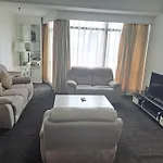 Urban Suites At Times Square Kl