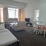 Urban Suites At Times Square Kl