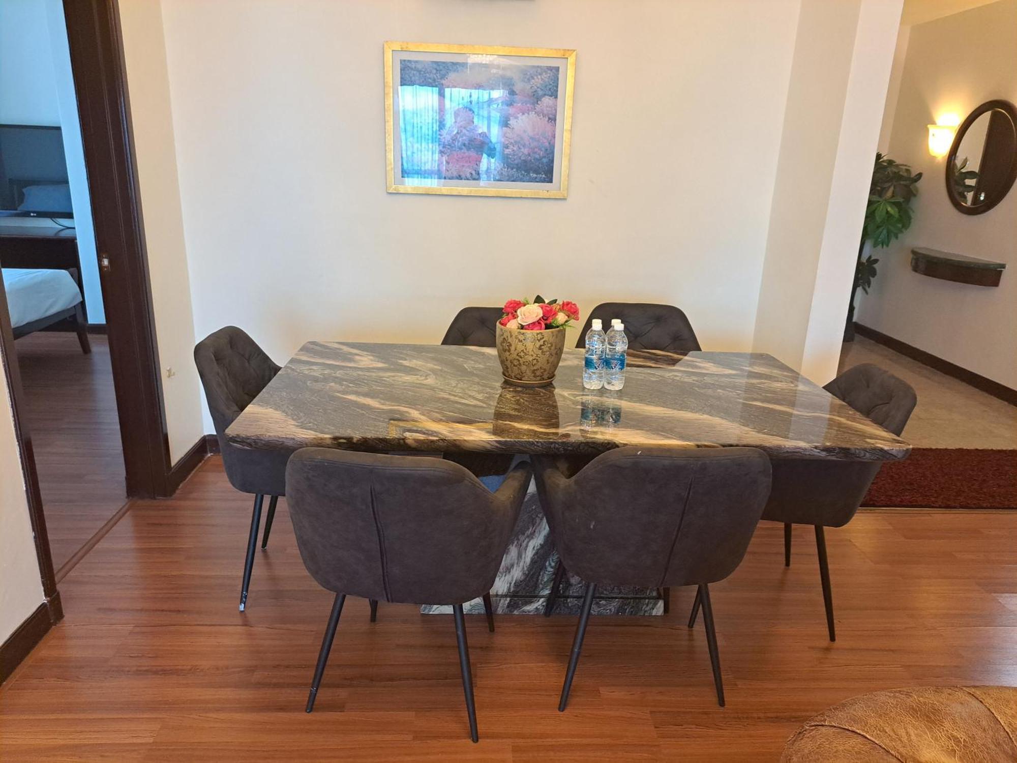 Urban Suites At Times Square Kl